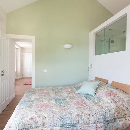 Paradiso Apartment *