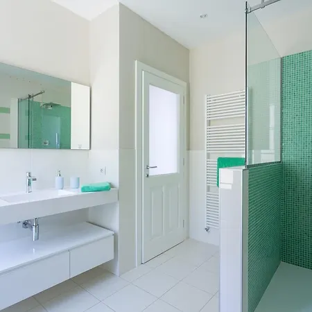 Paradiso Apartment *